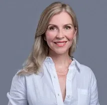Headshot of Anna MacLeod.