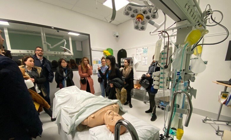 Aida Wahlgren, chair of the committee for internationalisation for the study programme in Medicine,  showed our international experts around Karolinska University Hospital.