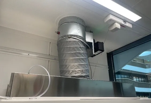 Biological Safety Cabinet connected to external ventilation