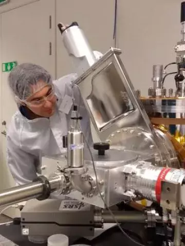 Reza in the cleanroom