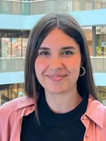 Picture of Ines in Biomedicum.